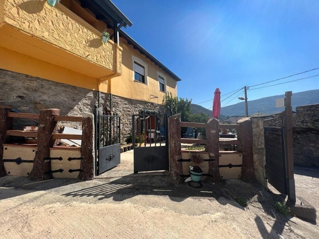 3 bedrooms House in Puente de Domingo Florez, Spain No. 78535