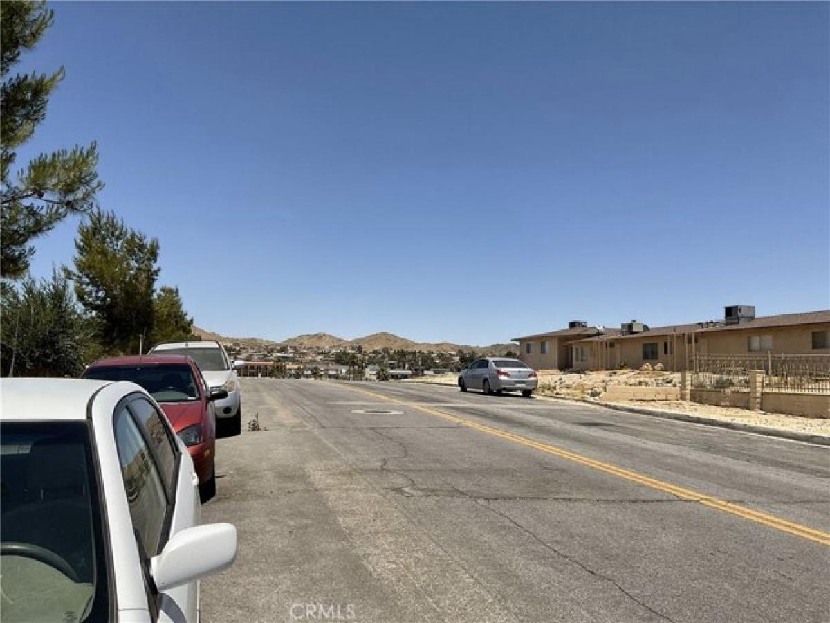 38 bedrooms House in Apple Valley, USA No. 397258