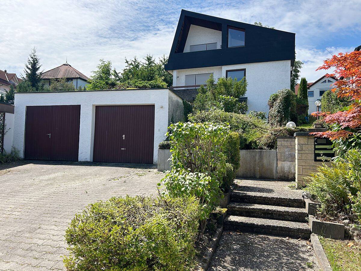 7 rooms Townhouse in Esslingen, Germany No. 305095