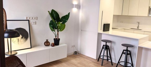 2 Schlafzimmer Penthouse in Ciutat Vella, Spain, Nr. 78935 2