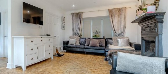 4 bedrooms House in Mill Hill, United Kingdom No. 6693 6