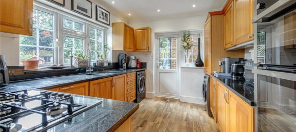 4 bedrooms House in Mill Hill, United Kingdom No. 6693 7