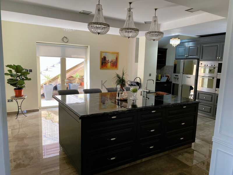 4 bedrooms Villa in Paramali, Cyprus No. 15155