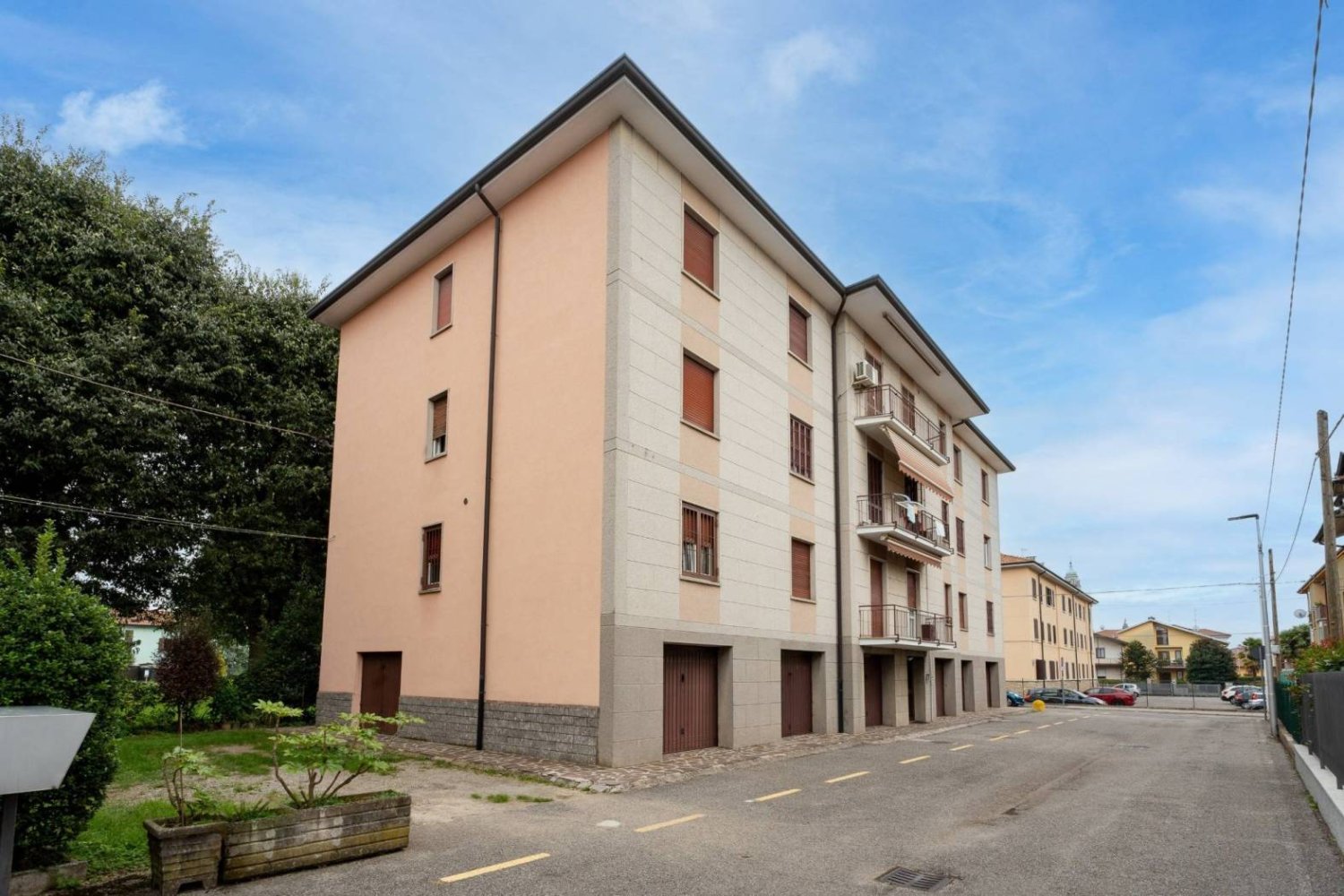 2 bedrooms Apartment in Osio Sotto, Italy No. 386492