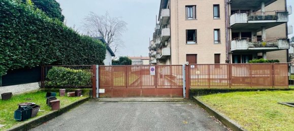Garaje en Cabiate, Italy 16 m² No. 70641 2