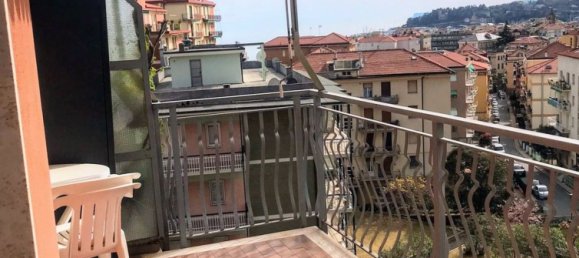 3 rooms Apartment in Varazze, Italy No. 39179 6