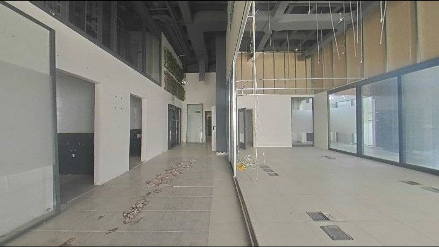 Lagerhaus in Madrid, Spain 400m², Nr. 74481