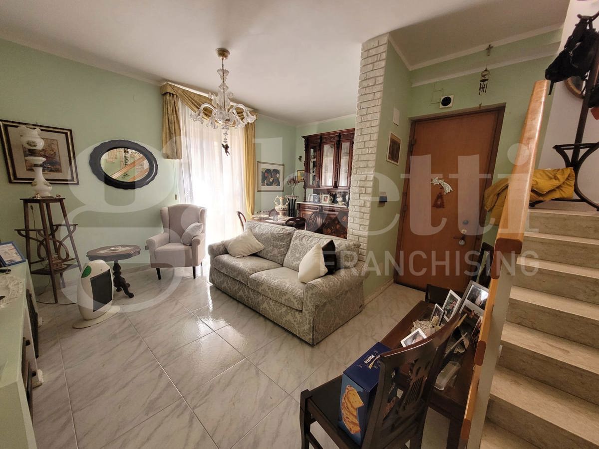 3 bedrooms Villa in Syracuse, Italy No. 242855