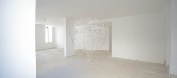 Propriété commerciale à Oeiras, Portugal 116m² No. 43659 2