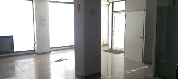 Коммерческая недвижимость 187м² в Куатро Каминос, Испания № 175605 6