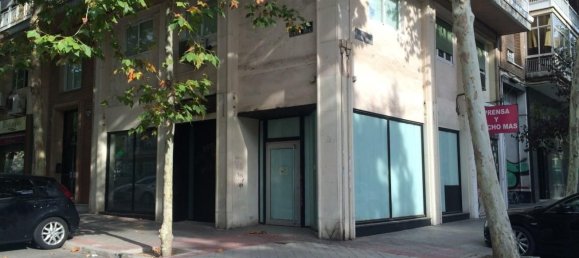 Коммерческая недвижимость 187м² в Куатро Каминос, Испания № 175605 2