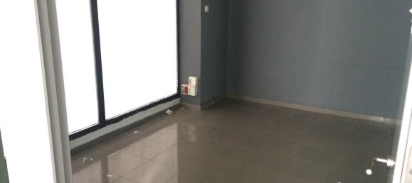 Коммерческая недвижимость 187м² в Куатро Каминос, Испания № 175605 4