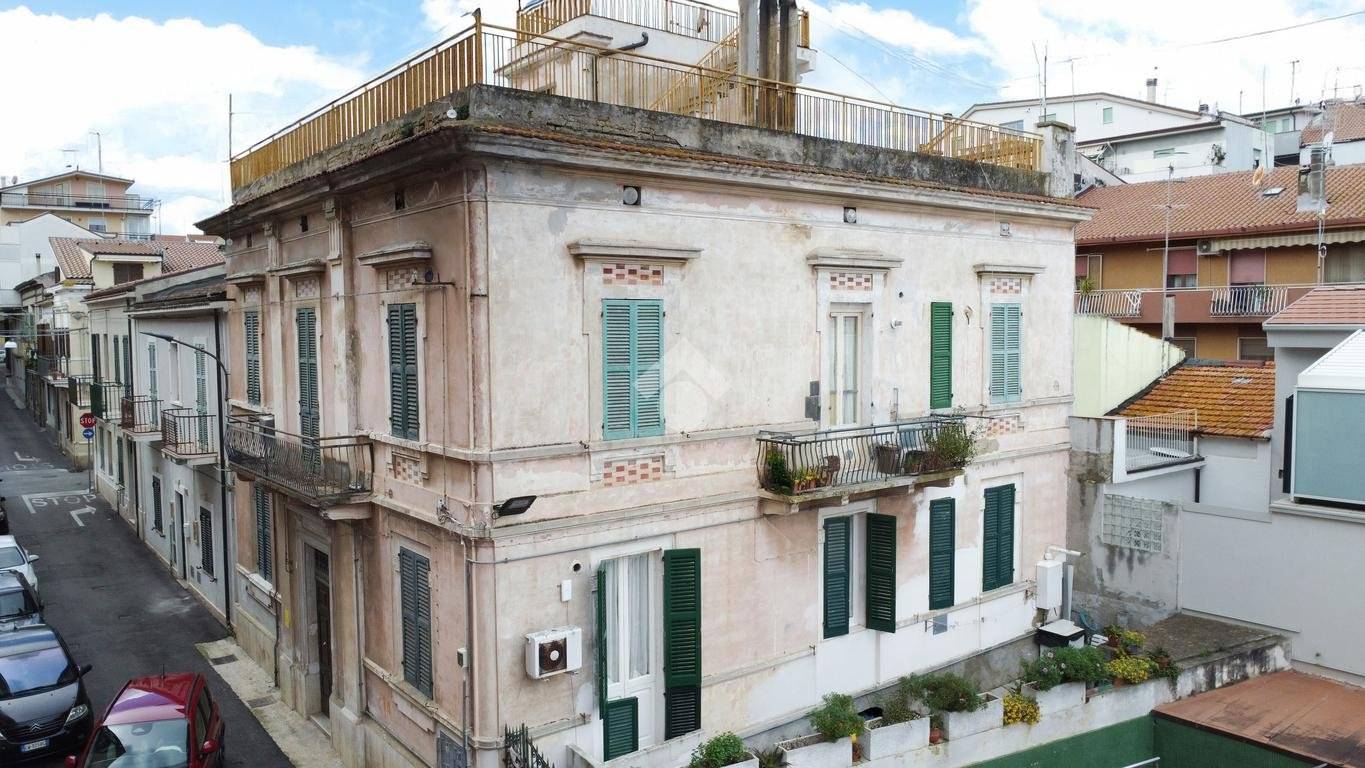 5غرفة بناية في Ortona, Italy رقم 160188