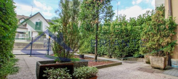 3 bedrooms House in Casorate Sempione, Italy No. 314950 3