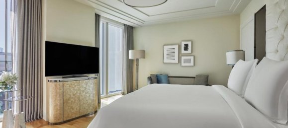 18580m² Building in Dubai, UAE No. 8963 7