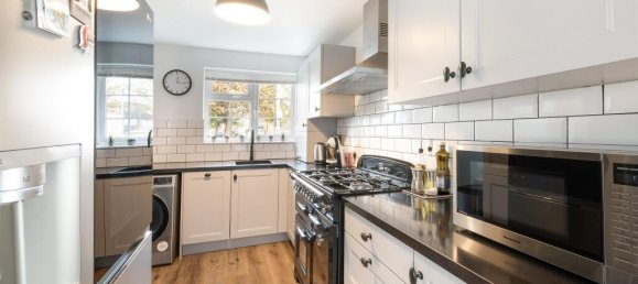 3 bedrooms Commercial property in Surbiton, United Kingdom No. 9957 5