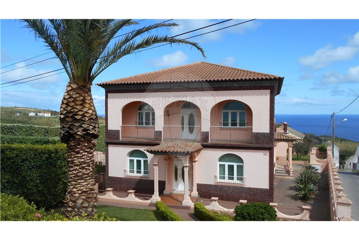 4 bedrooms House in Ponta Delgada, Portugal No. 44242