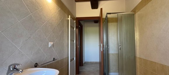 5 rooms House in Finale Emilia, Italy No. 38472 38
