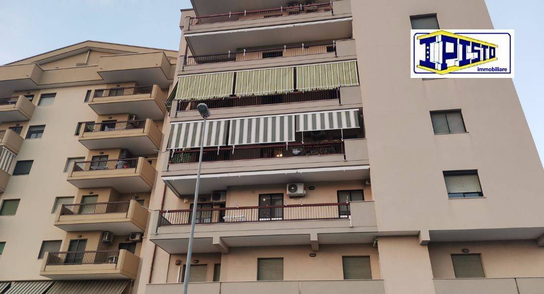 Apartamento de 3 dormitorios en Taranto, Italy No. 156395