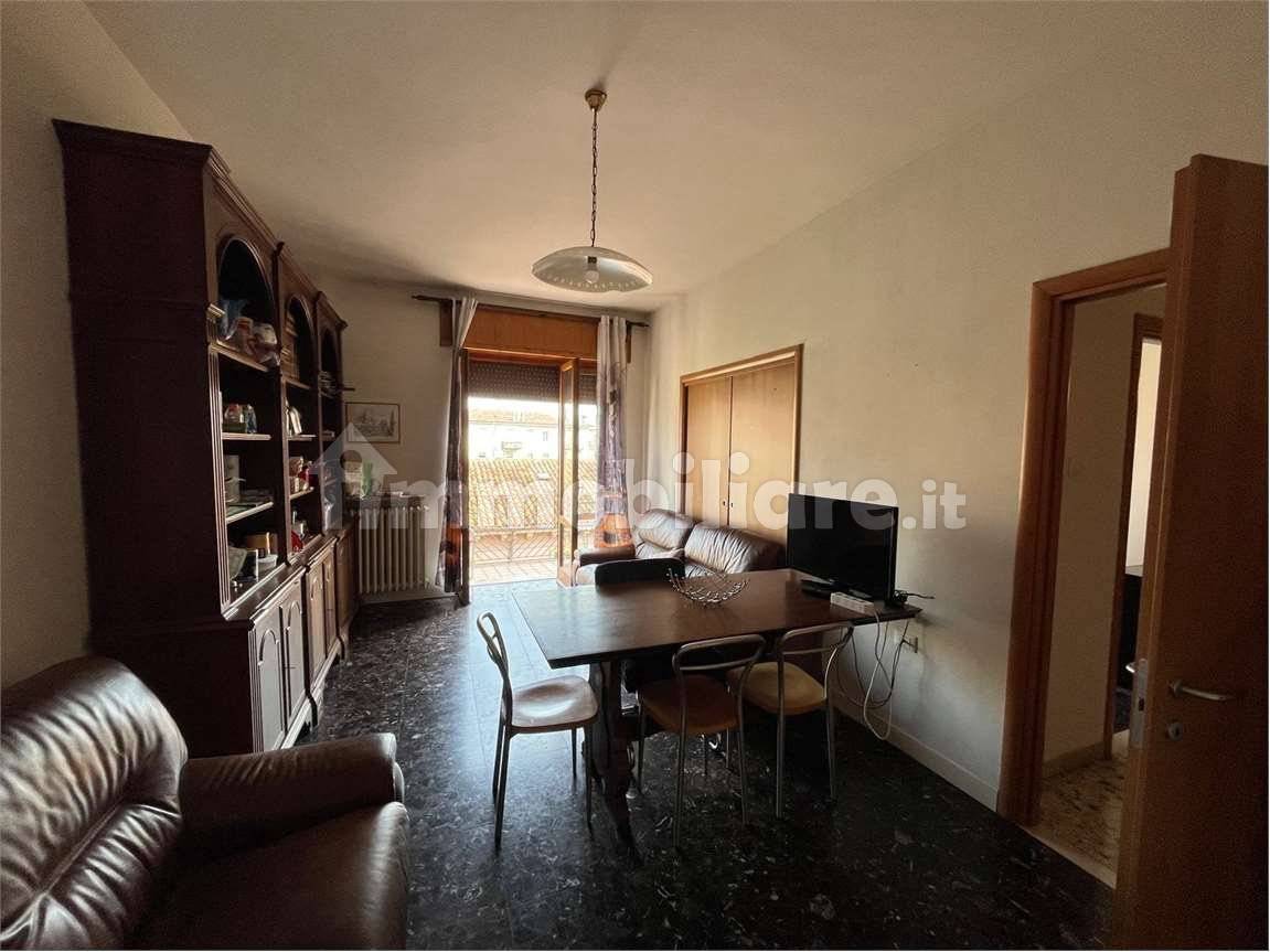 3 bedrooms Apartment in Verona, Italy No. 265281