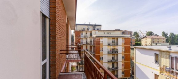 Apartamento de 4 dormitorios en Macerata, Italy No. 109772 20