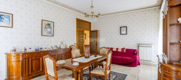 Apartamento de 4 dormitorios en Macerata, Italy No. 109772 3