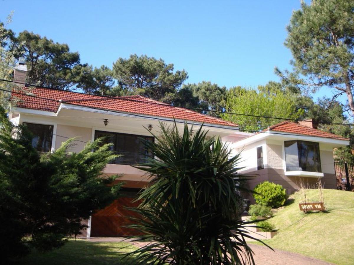 2 bedrooms House in Maldonado, Uruguay No. 1422