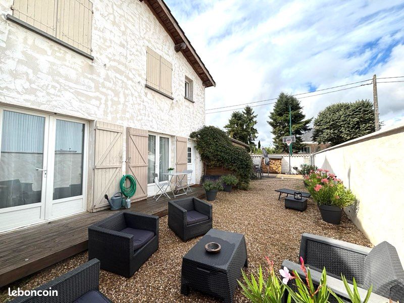 Casa de 3 dormitorios en Saint-Georges-de-Reneins, France No. 335296