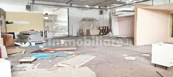 Almacén de 5 habitaciónes en Treia, Italy No. 185796 6