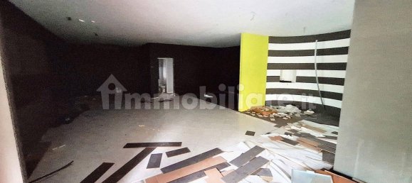 Almacén de 5 habitaciónes en Treia, Italy No. 185796 14