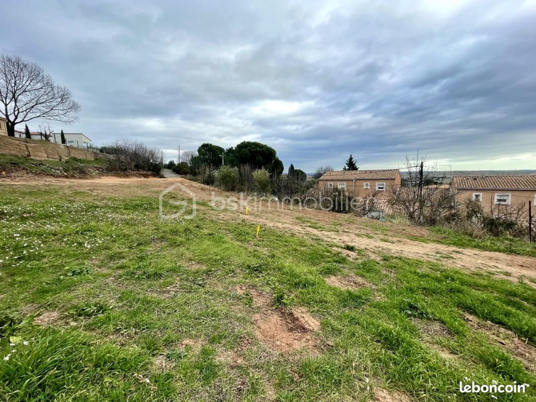985m² Land in Peret, France No. 82720