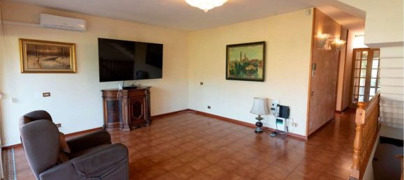 6 rooms House in Luni, Italy No. 99195 2