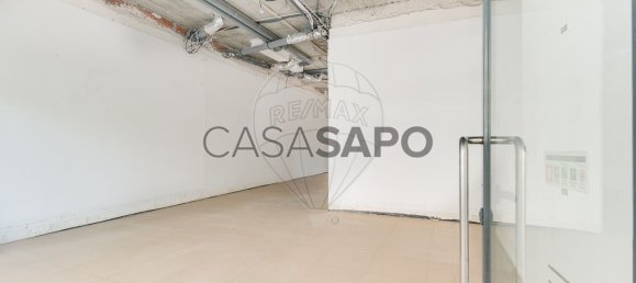 129m² Commercial property in Odivelas, Portugal No. 230405 17