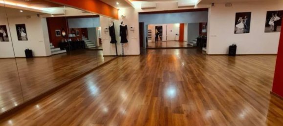 4-Zimmer Gewerbliche Immobilie in Rome, Italy, Nr. 308484 3