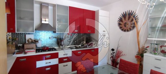 6 rooms House in Tolentino, Italy No. 126448 6