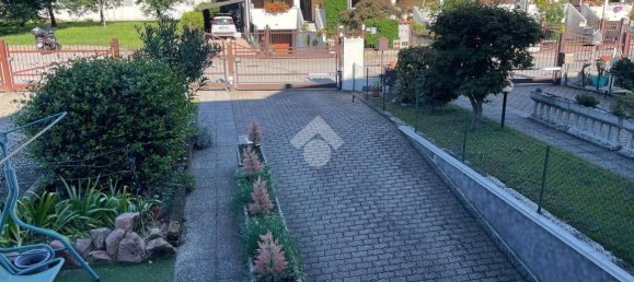 3 bedrooms House in Fagnano Olona, Italy No. 360438 32