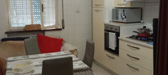 3 rooms Apartment in Piacenza, Italy No. 275559 2