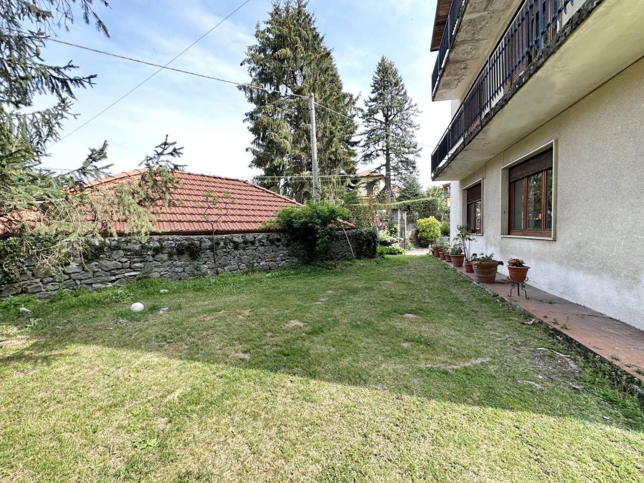 5-Zimmer Villa in Orino, Italy, Nr. 24438