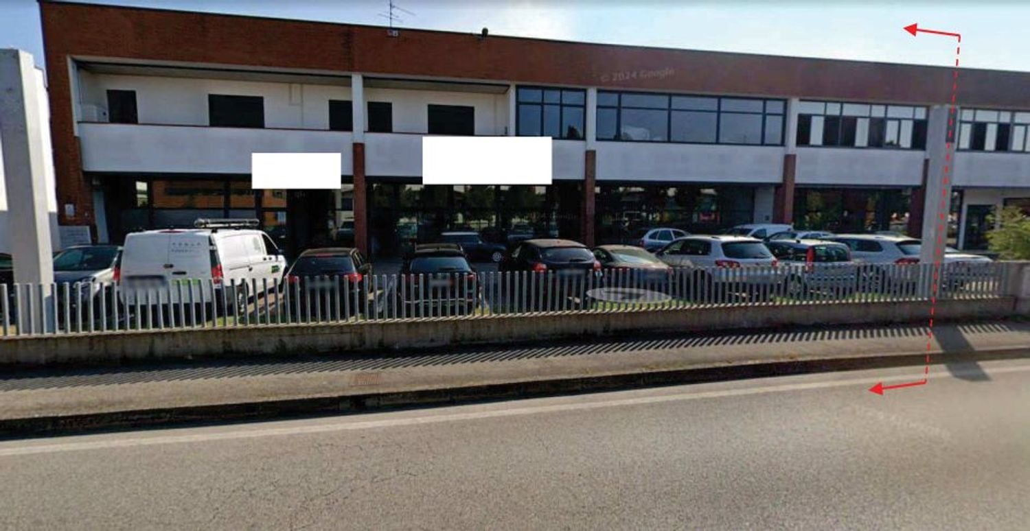 Entrepôt à Abano Terme, Italy 1170m² No. 309459