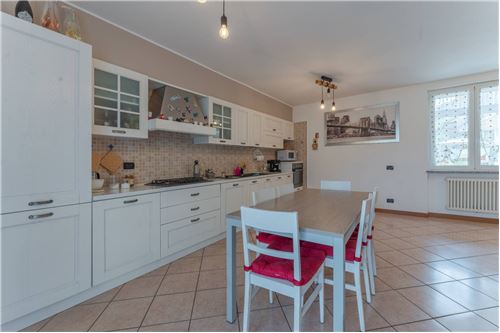 1 غرف نوم شقة في Zogno, Italy رقم 308522