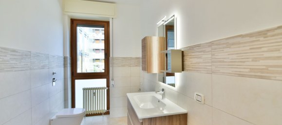 Apartamento de 3 dormitorios en Monza, Italy No. 364634 14