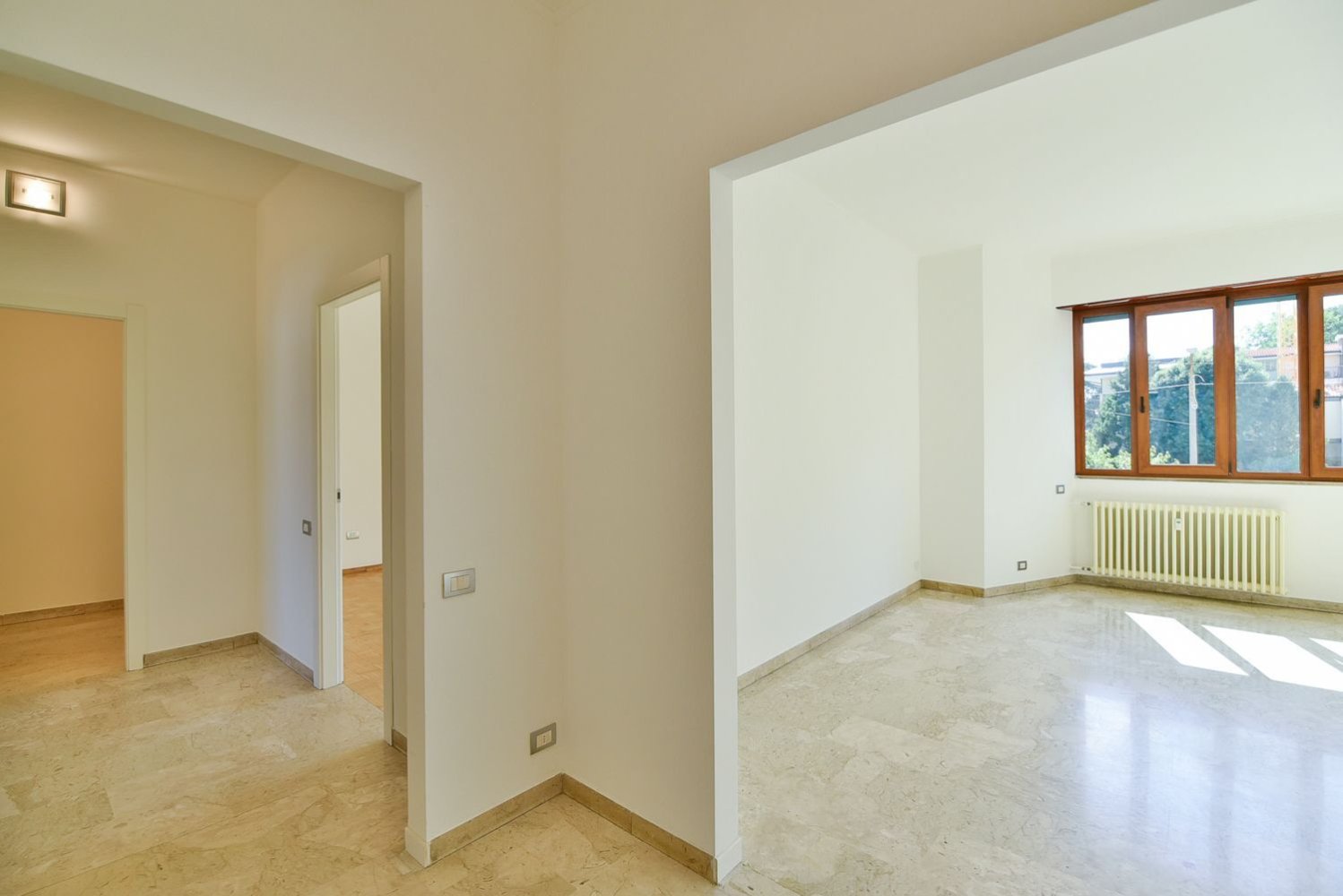 Apartamento de 3 dormitorios en Monza, Italy No. 364634