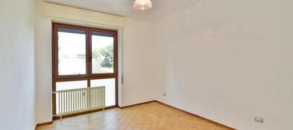 Apartamento de 3 dormitorios en Monza, Italy No. 364634 21