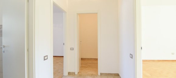 Apartamento de 3 dormitorios en Monza, Italy No. 364634 12