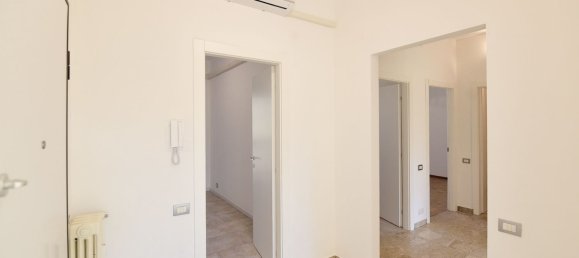 Apartamento de 3 dormitorios en Monza, Italy No. 364634 7