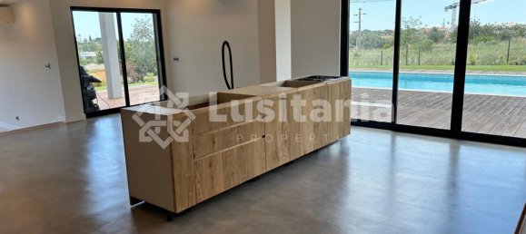 7 bedrooms Villa in Quarteira, Portugal No. 31905 40