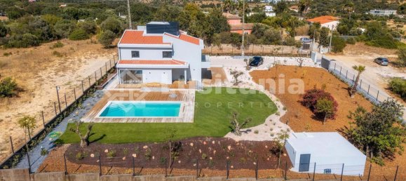 7 bedrooms Villa in Quarteira, Portugal No. 31905 3