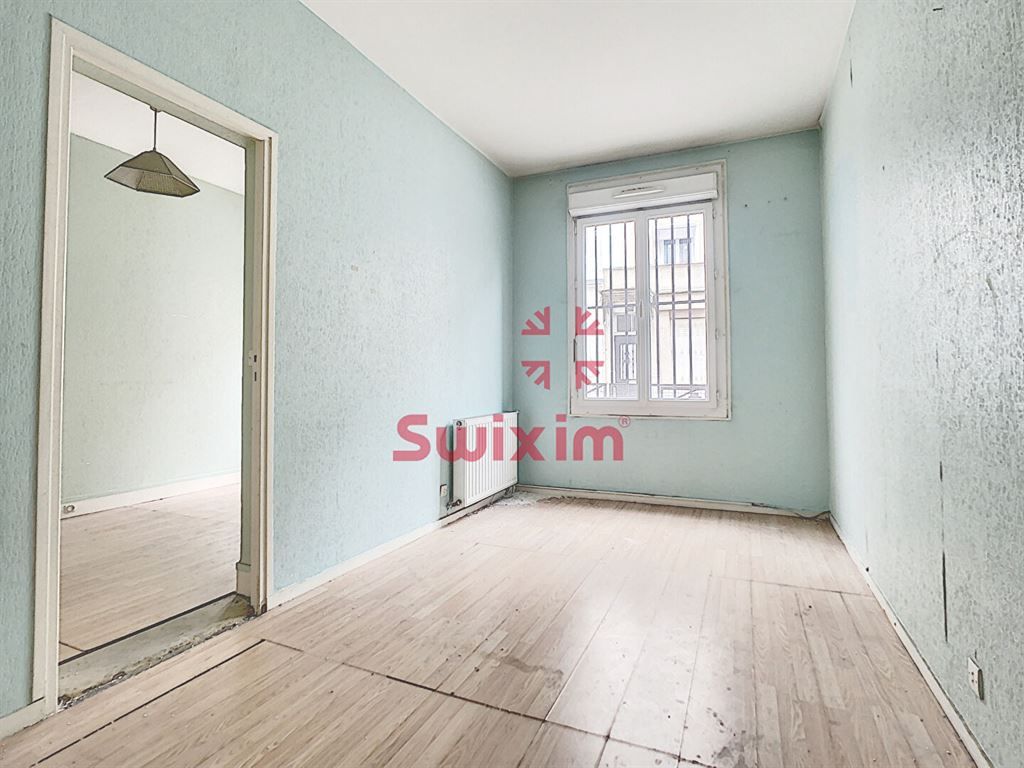 2 bedrooms Apartment in Paris, France No. 143607