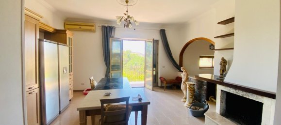 5 rooms Apartment in Crotone, Italy No. 268027 3