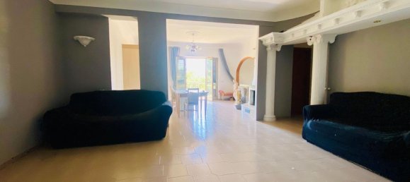 5 rooms Apartment in Crotone, Italy No. 268027 2